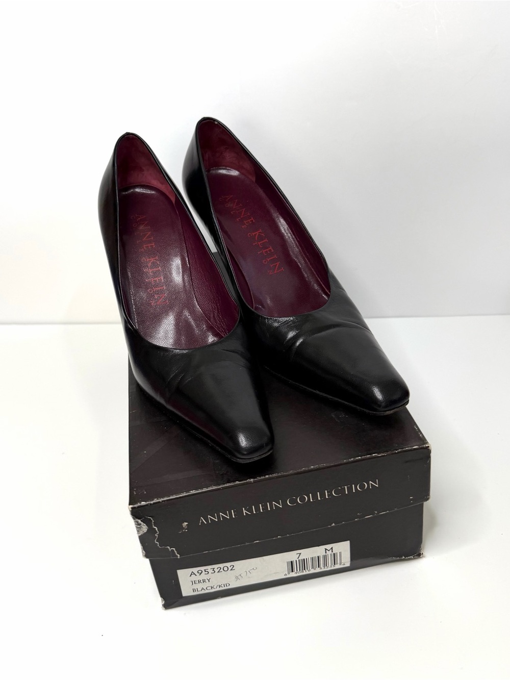 Vintage Anne Klein Collection Pumps Size 7M Black Leather Pointed Toe Y2K Italy